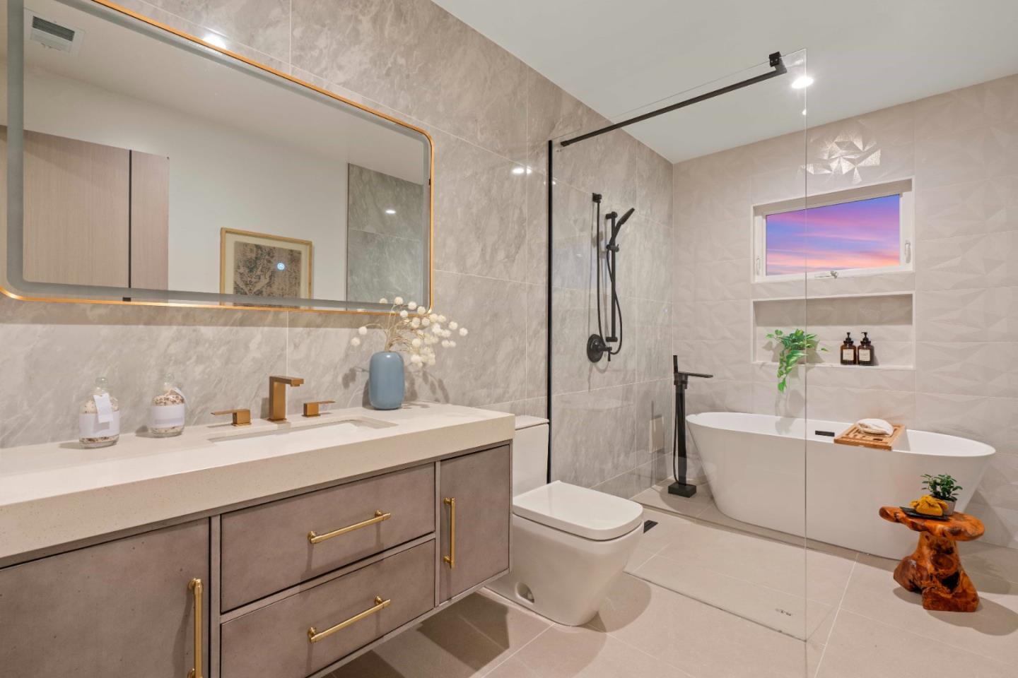 Detail Gallery Image 20 of 58 For 1563 43rd Ave, San Francisco,  CA 94122 - 3 Beds | 4/1 Baths