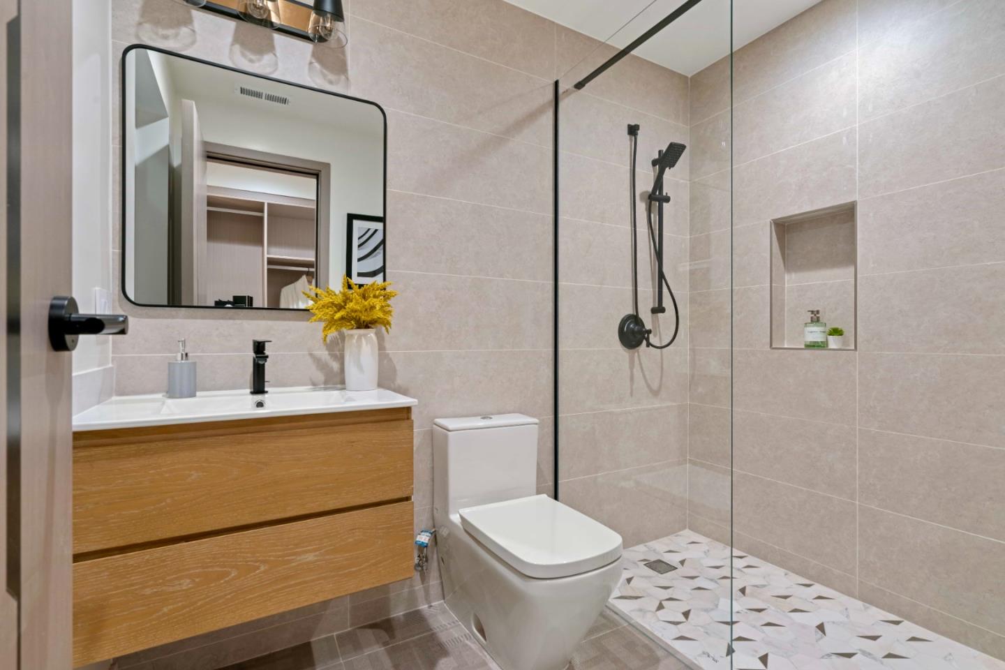 Detail Gallery Image 41 of 58 For 1563 43rd Ave, San Francisco,  CA 94122 - 3 Beds | 4/1 Baths