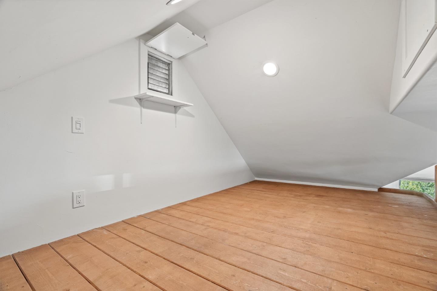 Detail Gallery Image 11 of 60 For 2222 Ocean Street Ext, Santa Cruz,  CA 95060 - 4 Beds | 3 Baths