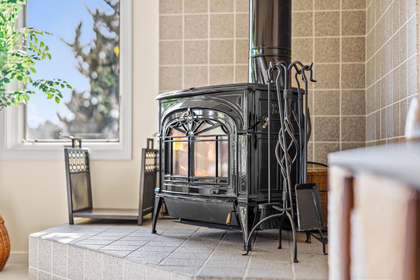 Detail Gallery Image 28 of 60 For 2222 Ocean Street Ext, Santa Cruz,  CA 95060 - 4 Beds | 3 Baths