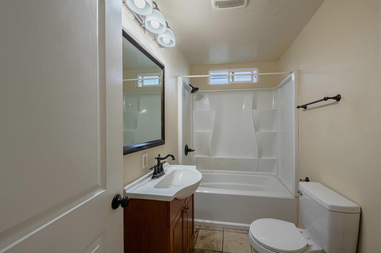 Detail Gallery Image 19 of 37 For 420 Front Bridgevale Rd, Hollister,  CA 95023 - 4 Beds | 2 Baths