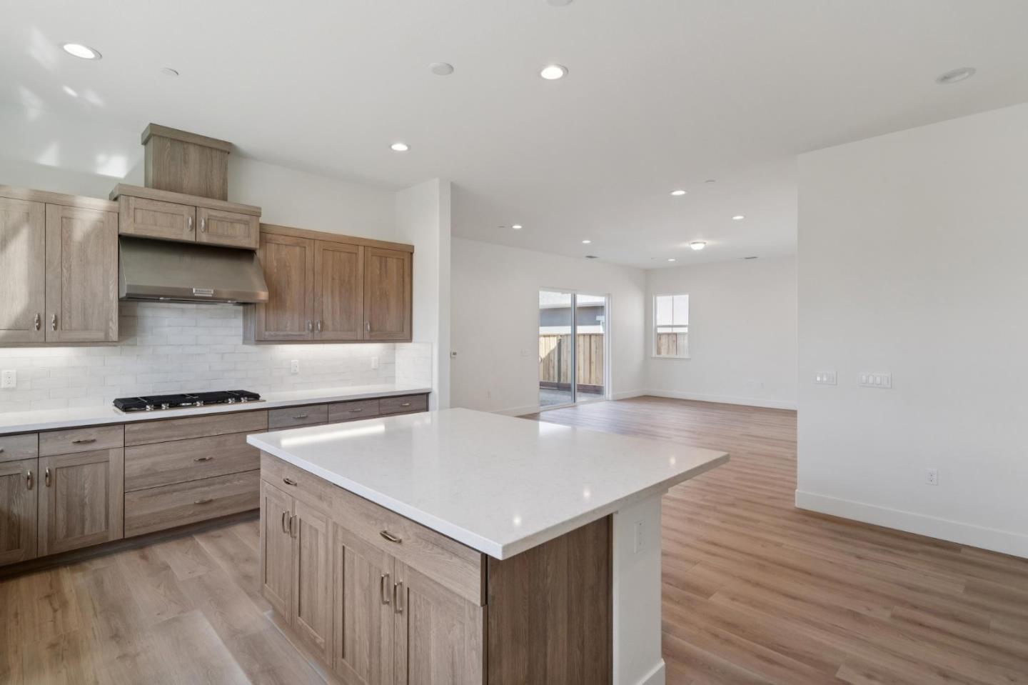 Detail Gallery Image 22 of 41 For 605 Santa Ynez Way, Marina,  CA 93933 - 4 Beds | 3 Baths