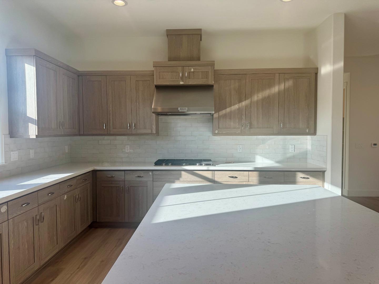 Detail Gallery Image 3 of 6 For 605 Santa Ynez Way, Marina,  CA 93933 - 4 Beds | 3 Baths