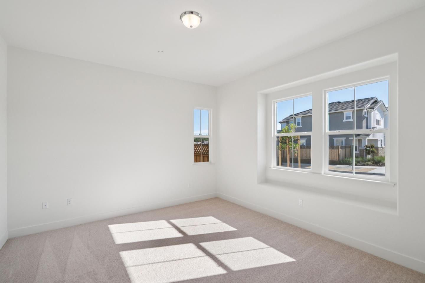 Detail Gallery Image 8 of 41 For 605 Santa Ynez Way, Marina,  CA 93933 - 4 Beds | 3 Baths