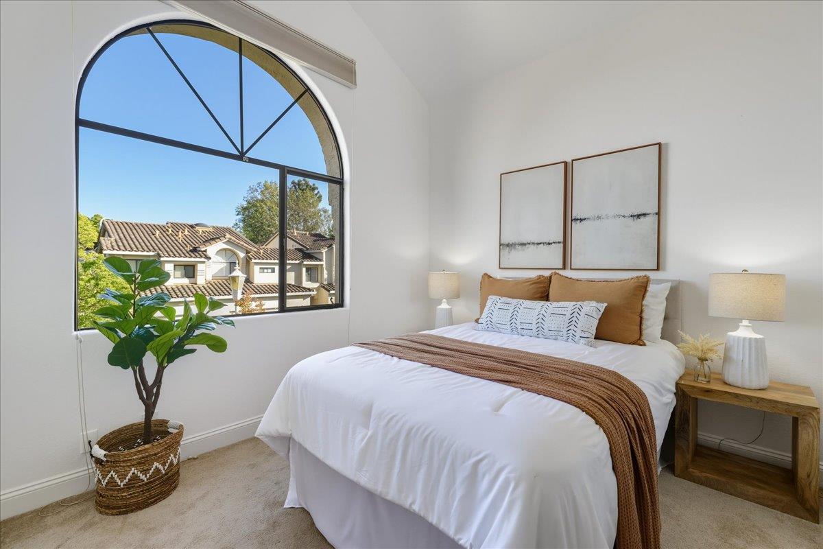 Detail Gallery Image 14 of 32 For 17 Iris Ln, San Carlos,  CA 94070 - 3 Beds | 2/1 Baths