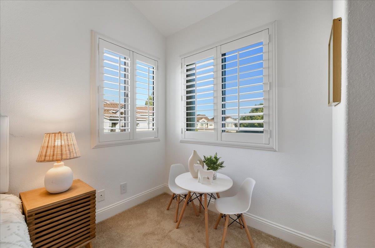 Detail Gallery Image 16 of 32 For 17 Iris Ln, San Carlos,  CA 94070 - 3 Beds | 2/1 Baths