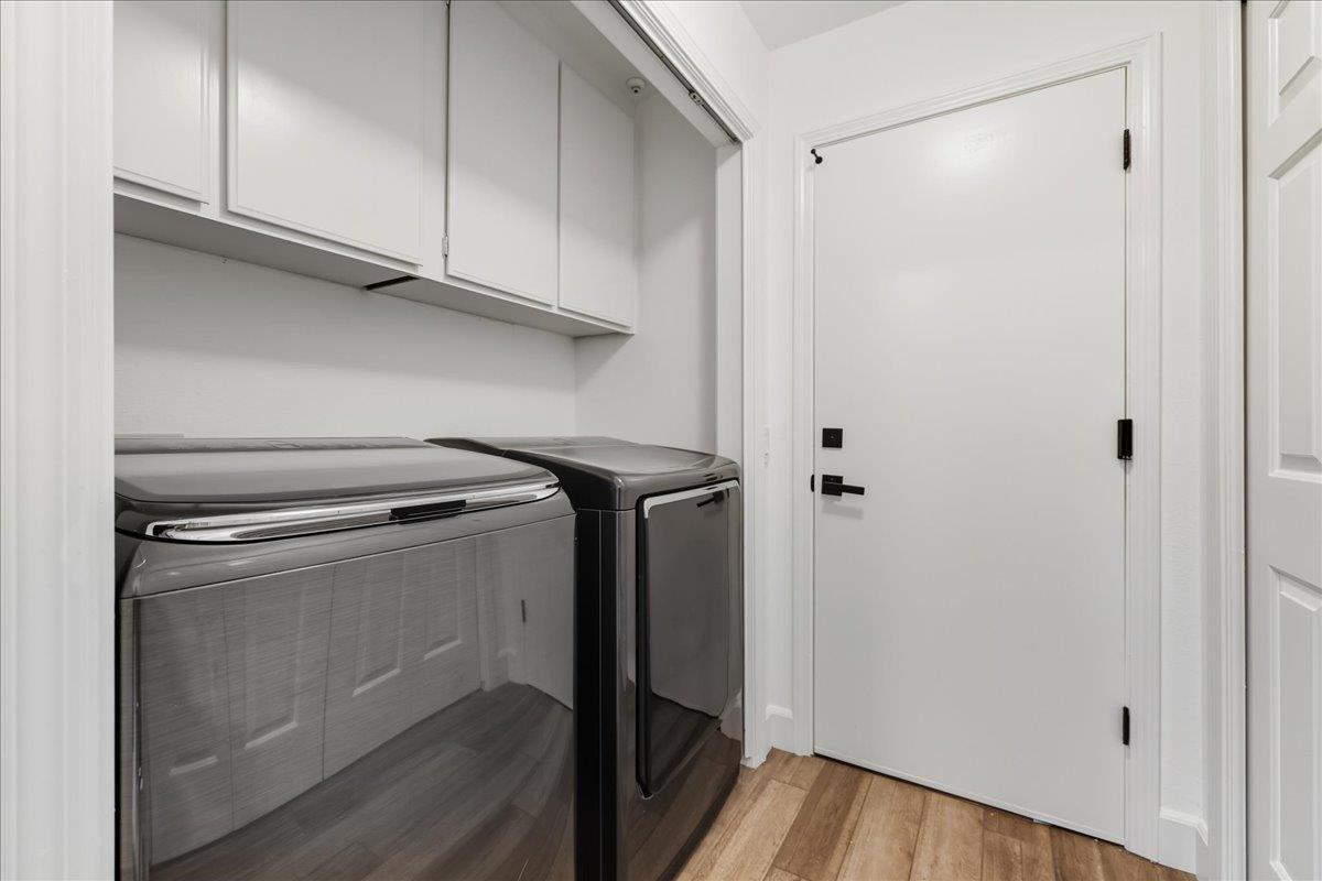 Detail Gallery Image 24 of 32 For 17 Iris Ln, San Carlos,  CA 94070 - 3 Beds | 2/1 Baths