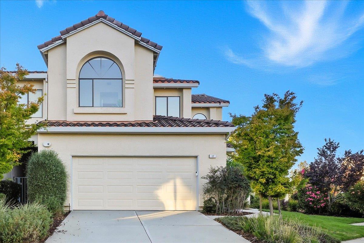 Detail Gallery Image 28 of 32 For 17 Iris Ln, San Carlos,  CA 94070 - 3 Beds | 2/1 Baths