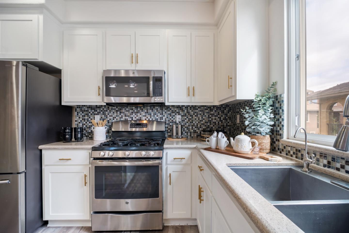 Detail Gallery Image 15 of 59 For 160 Currlin Cir, Milpitas,  CA 95035 - 3 Beds | 3 Baths