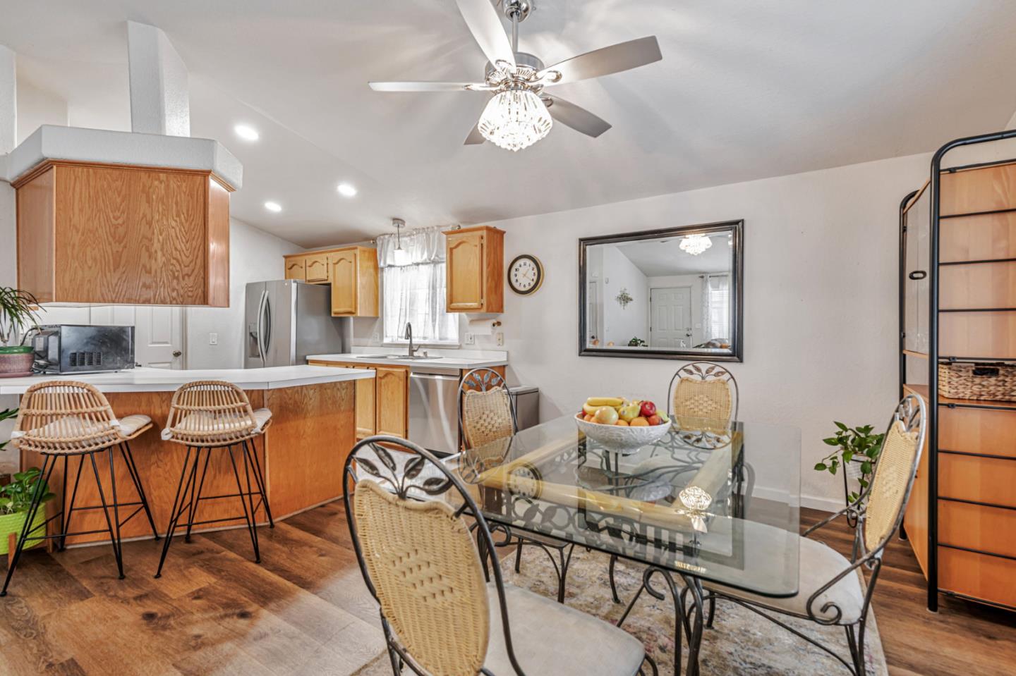 Detail Gallery Image 16 of 46 For 1580 Balein Ct #14,  Hayward,  CA 94544 - 3 Beds | 2 Baths