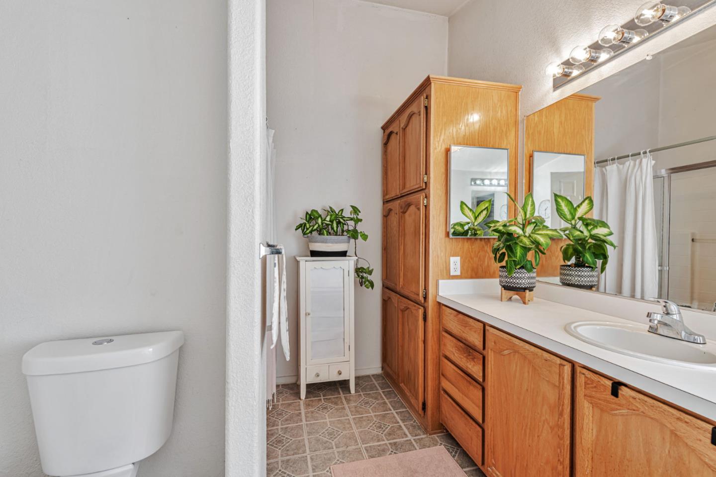 Detail Gallery Image 24 of 46 For 1580 Balein Ct #14,  Hayward,  CA 94544 - 3 Beds | 2 Baths