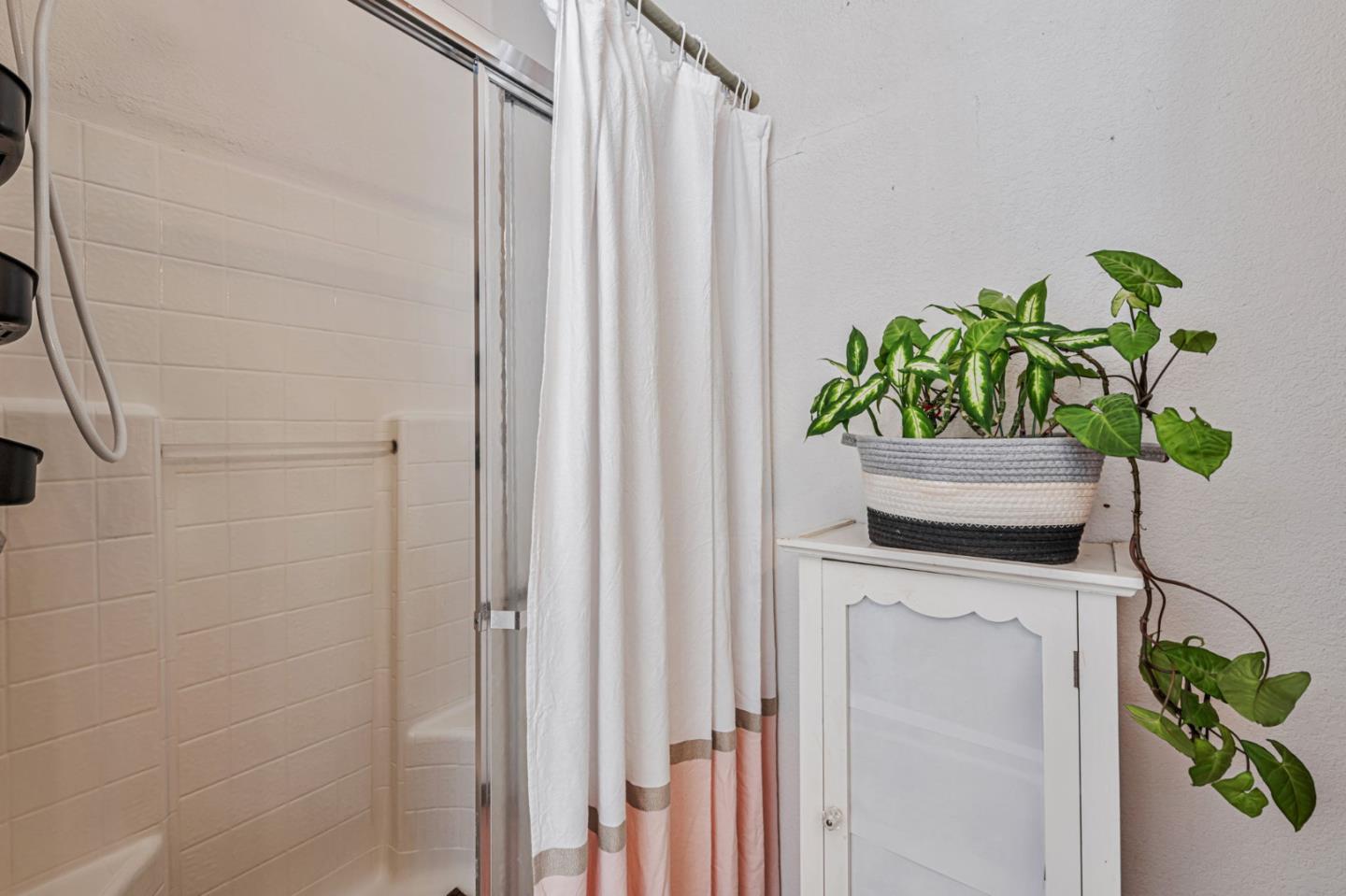 Detail Gallery Image 25 of 46 For 1580 Balein Ct #14,  Hayward,  CA 94544 - 3 Beds | 2 Baths