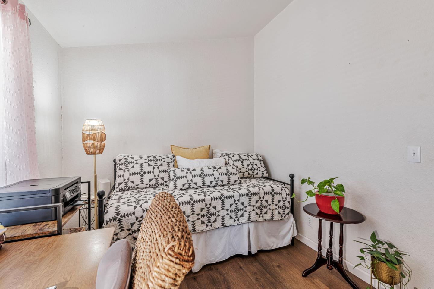 Detail Gallery Image 31 of 46 For 1580 Balein Ct #14,  Hayward,  CA 94544 - 3 Beds | 2 Baths