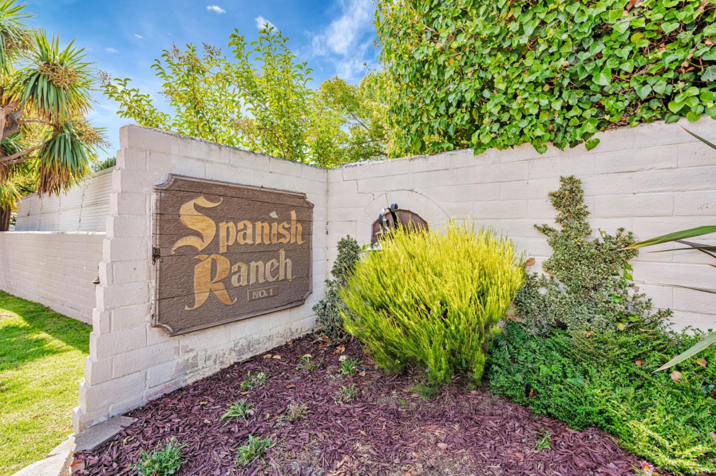 Detail Gallery Image 39 of 46 For 1580 Balein Ct #14,  Hayward,  CA 94544 - 3 Beds | 2 Baths