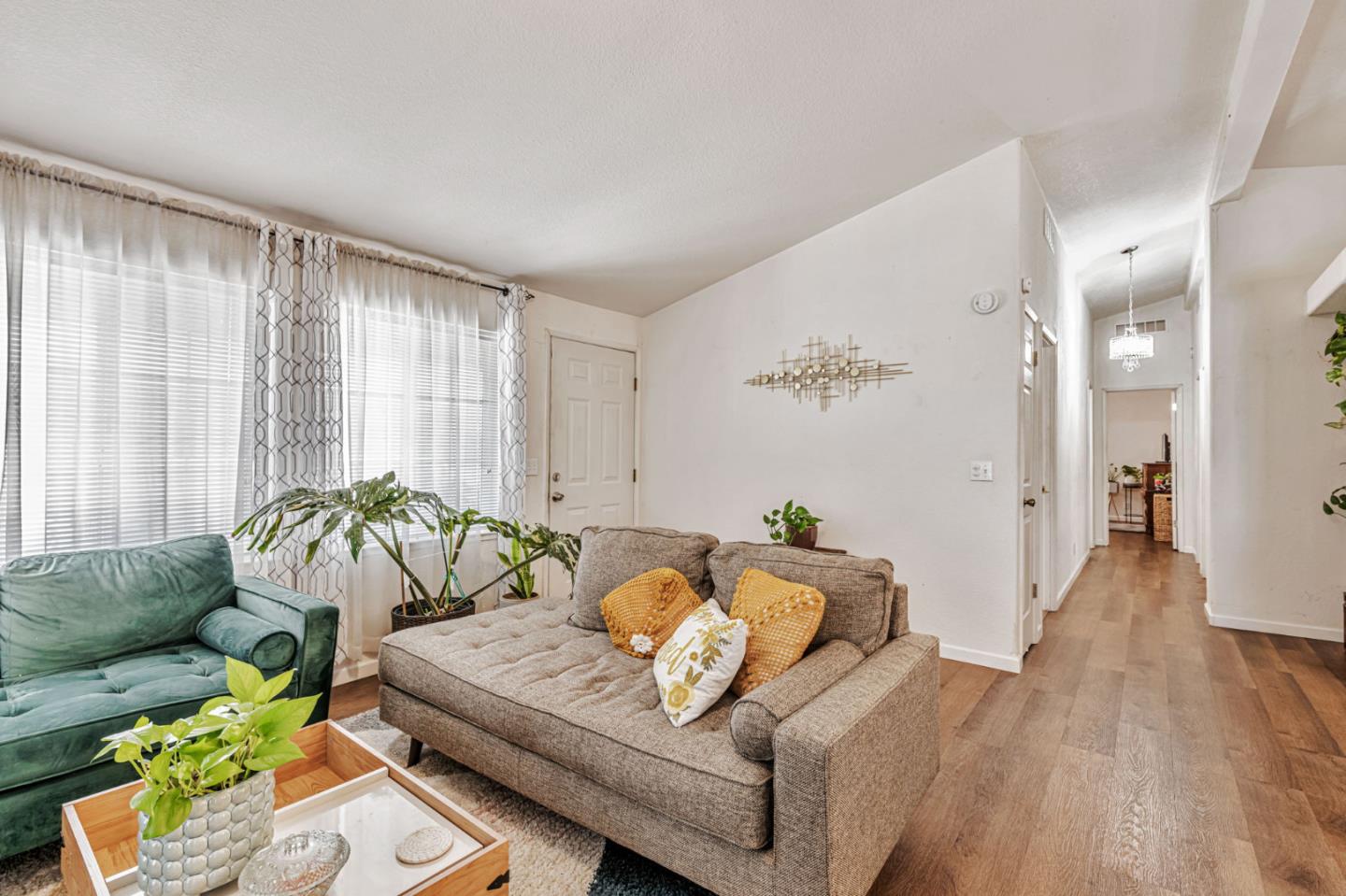 Detail Gallery Image 5 of 46 For 1580 Balein Ct #14,  Hayward,  CA 94544 - 3 Beds | 2 Baths