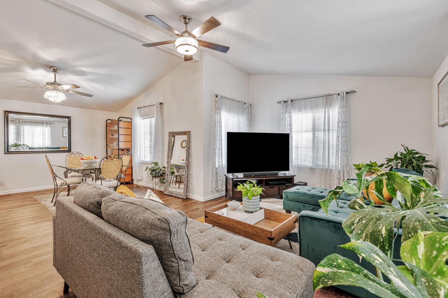 Detail Gallery Image 7 of 46 For 1580 Balein Ct #14,  Hayward,  CA 94544 - 3 Beds | 2 Baths