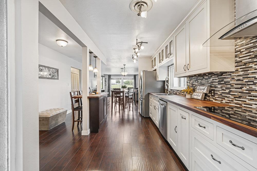 Detail Gallery Image 13 of 49 For 296 Ridgemark Dr, Hollister,  CA 95023 - 2 Beds | 2 Baths