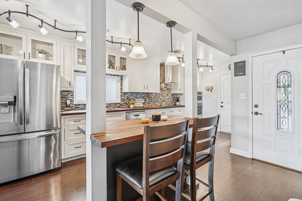 Detail Gallery Image 14 of 49 For 296 Ridgemark Dr, Hollister,  CA 95023 - 2 Beds | 2 Baths