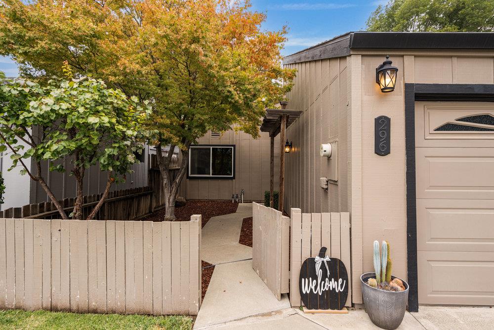 Detail Gallery Image 5 of 49 For 296 Ridgemark Dr, Hollister,  CA 95023 - 2 Beds | 2 Baths