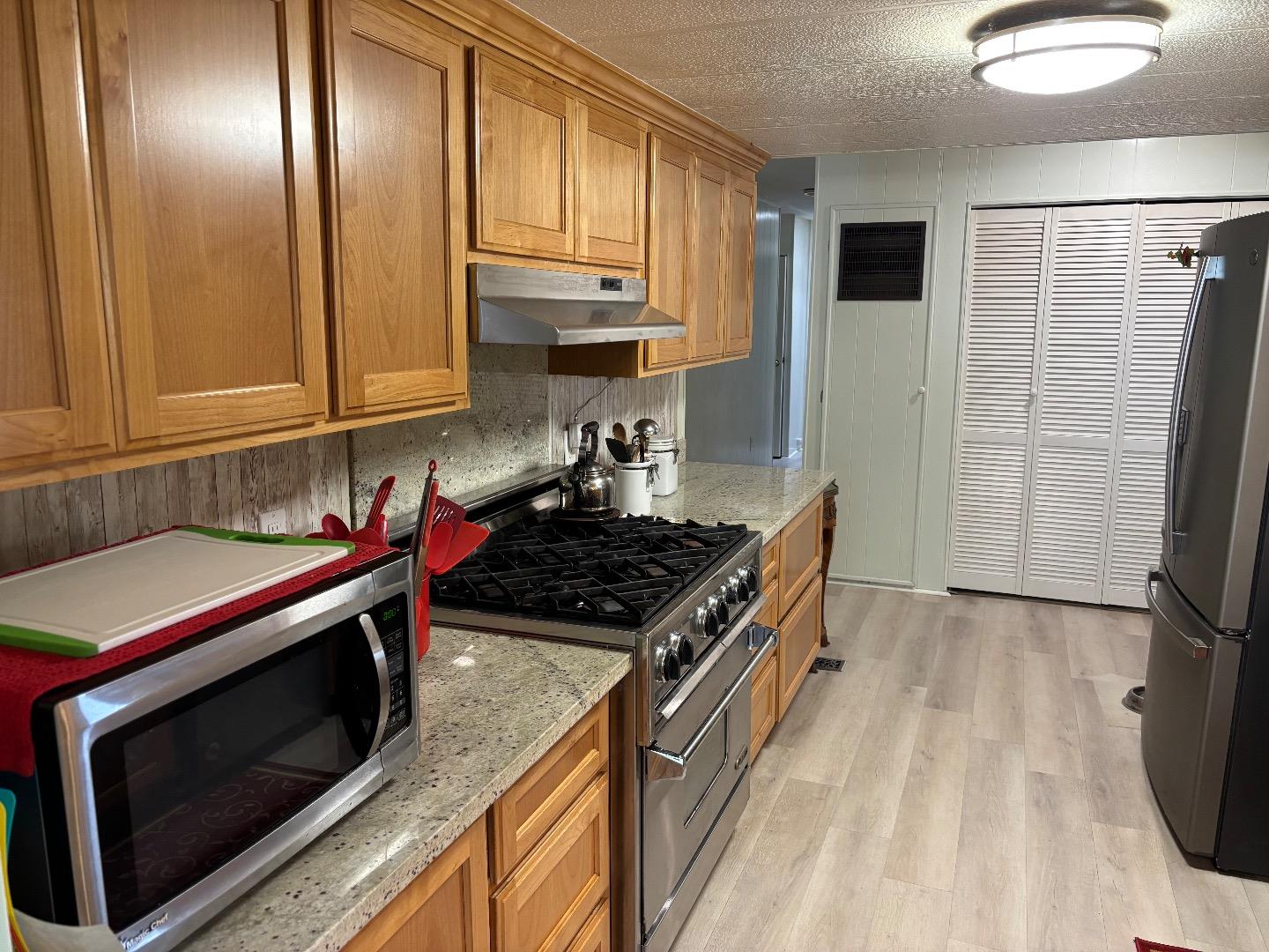 Detail Gallery Image 10 of 17 For 809 Maher Rd, Royal Oaks,  CA 95076 - 3 Beds | 2 Baths