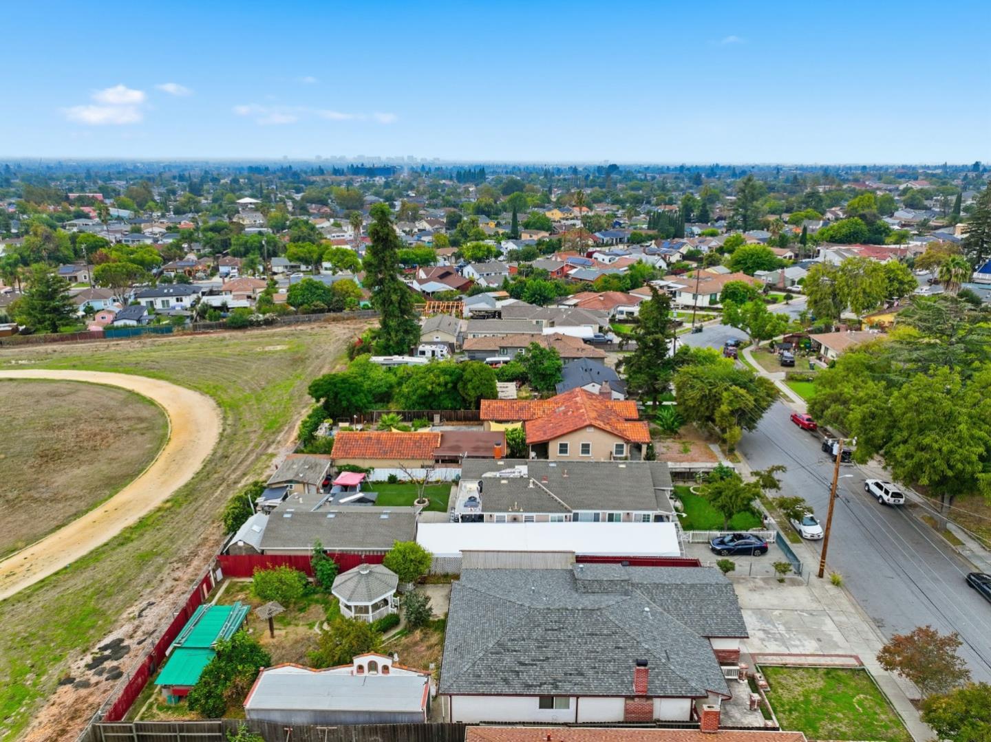 Detail Gallery Image 15 of 34 For 236 S Claremont Ave, San Jose,  CA 95127 - 3 Beds | 2 Baths