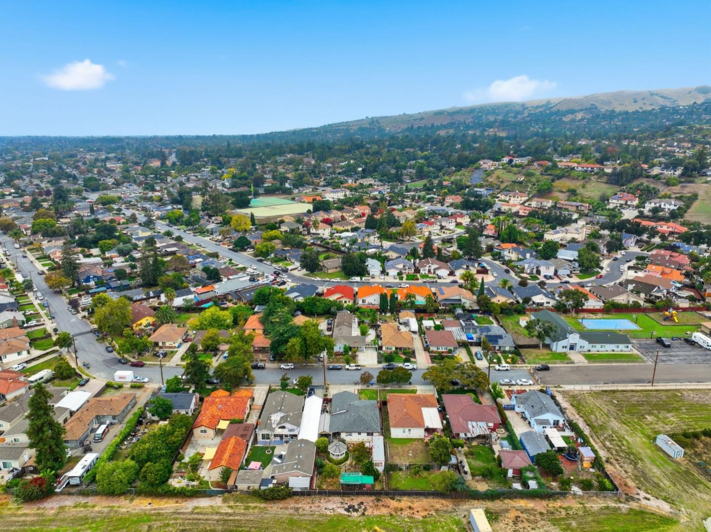 Detail Gallery Image 18 of 34 For 236 S Claremont Ave, San Jose,  CA 95127 - 3 Beds | 2 Baths