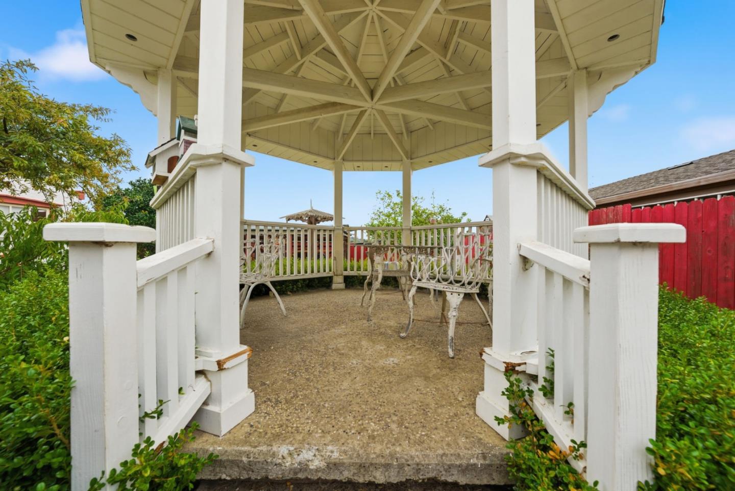 Detail Gallery Image 9 of 34 For 236 S Claremont Ave, San Jose,  CA 95127 - 3 Beds | 2 Baths