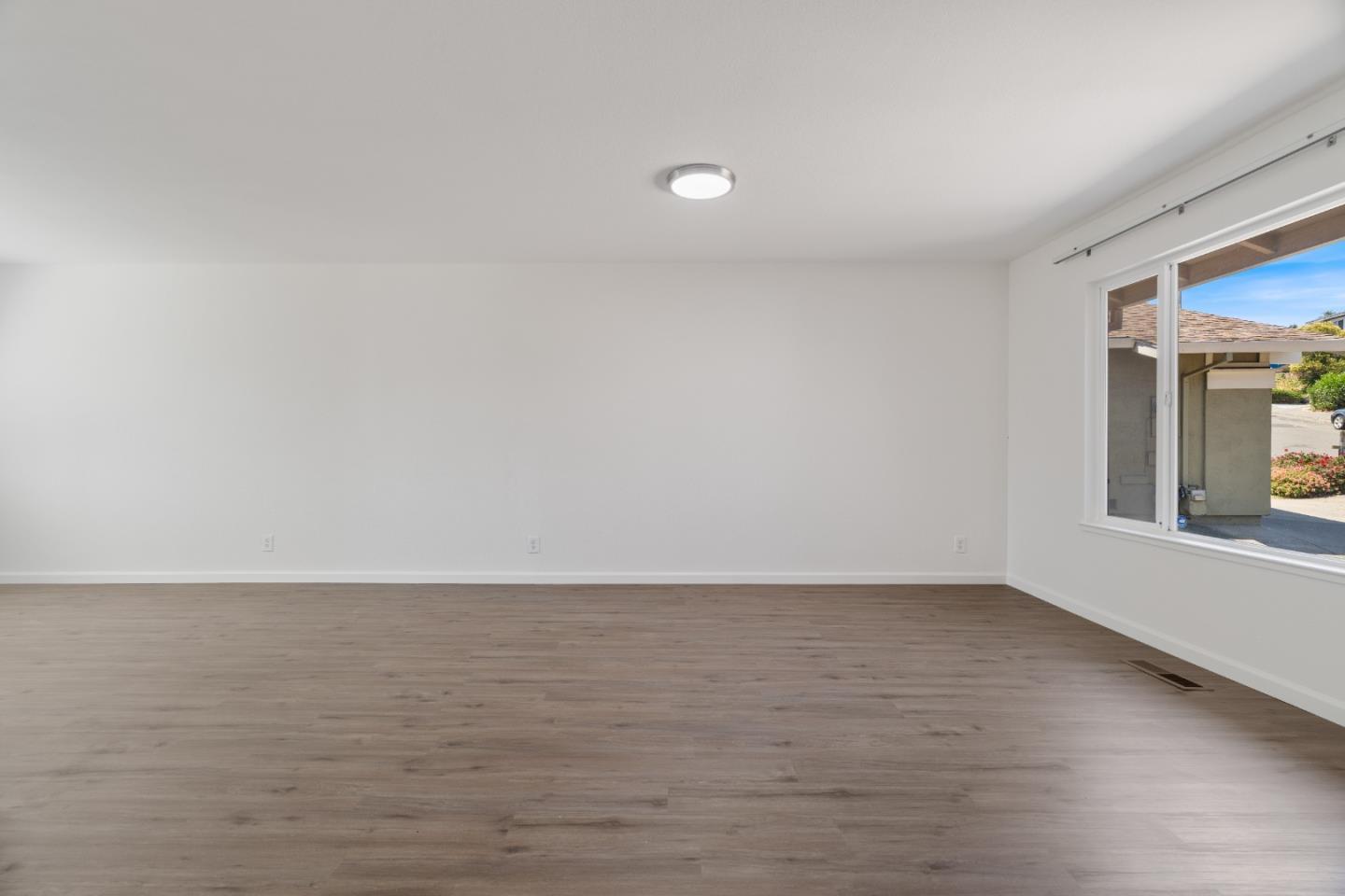 Detail Gallery Image 2 of 21 For 1155 Granada St, Vallejo,  CA 94591 - 4 Beds | 3 Baths