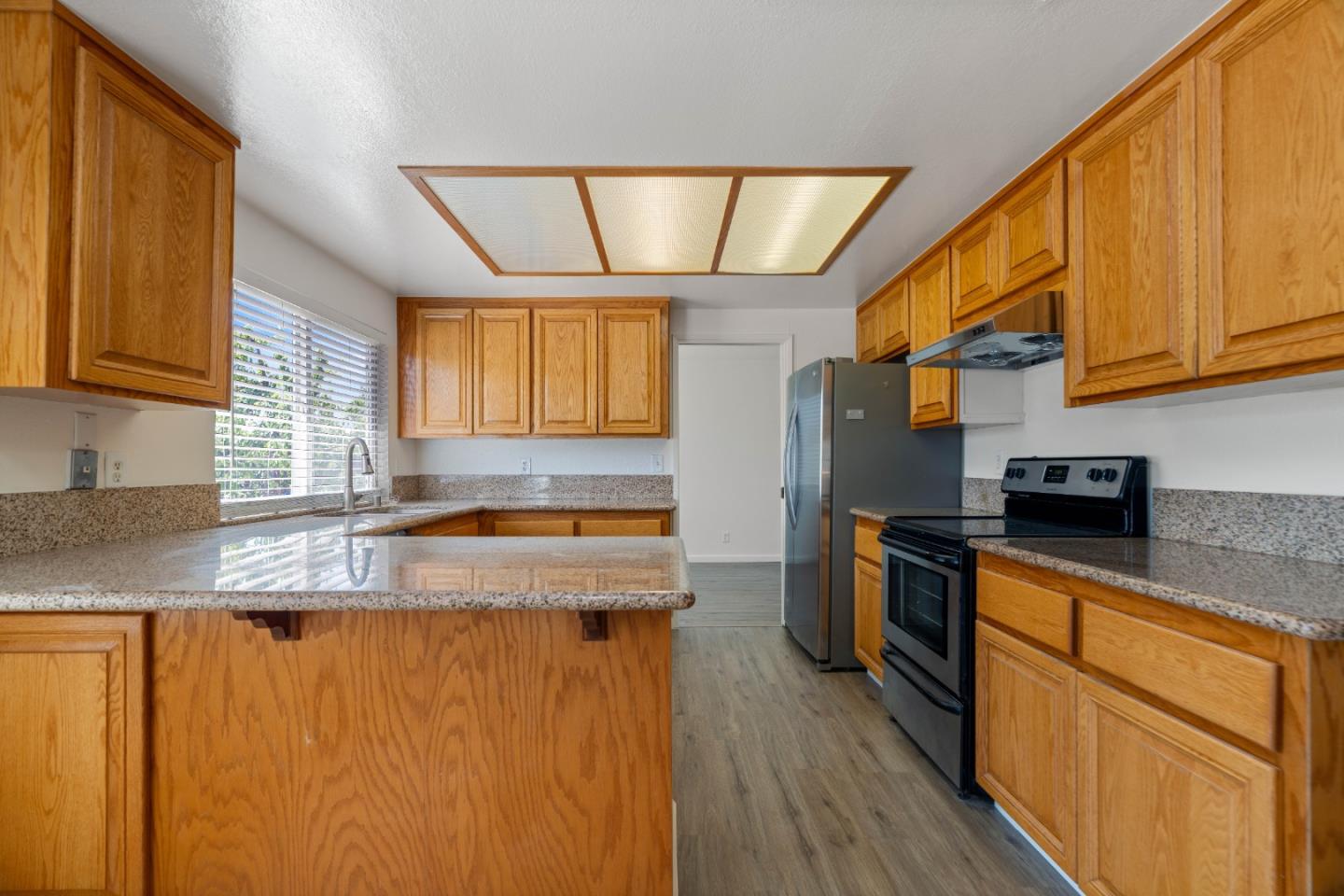 Detail Gallery Image 4 of 21 For 1155 Granada St, Vallejo,  CA 94591 - 4 Beds | 3 Baths