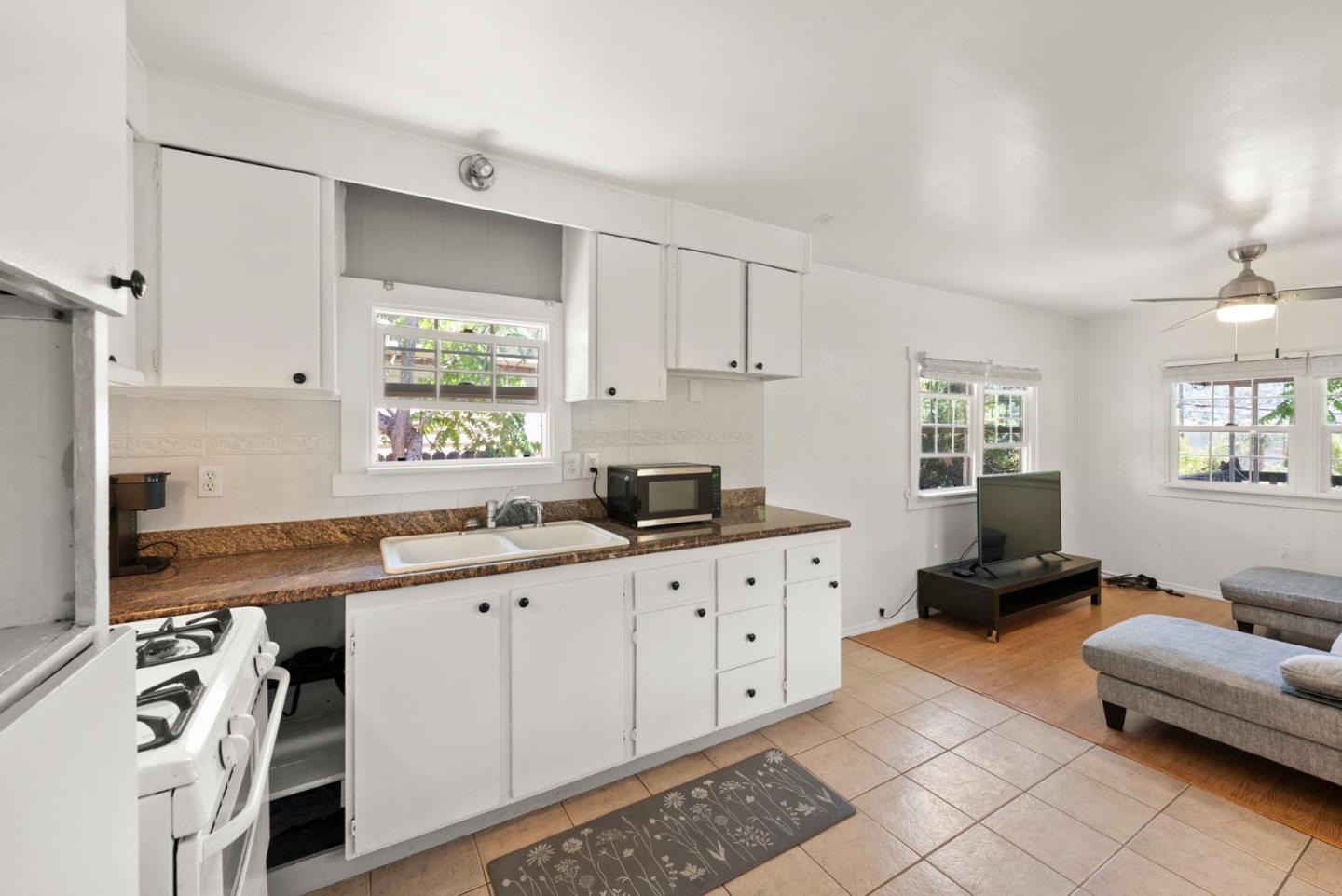 Detail Gallery Image 12 of 40 For 6726 Lakeshore Blvd, Lucerne,  CA 95458 - 3 Beds | 1 Baths