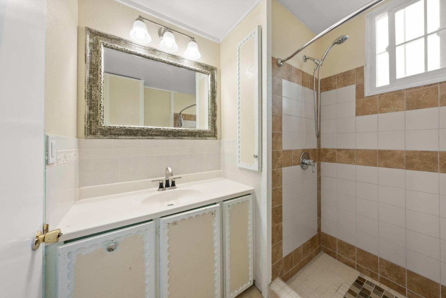 Detail Gallery Image 18 of 40 For 6726 Lakeshore Blvd, Lucerne,  CA 95458 - 3 Beds | 1 Baths