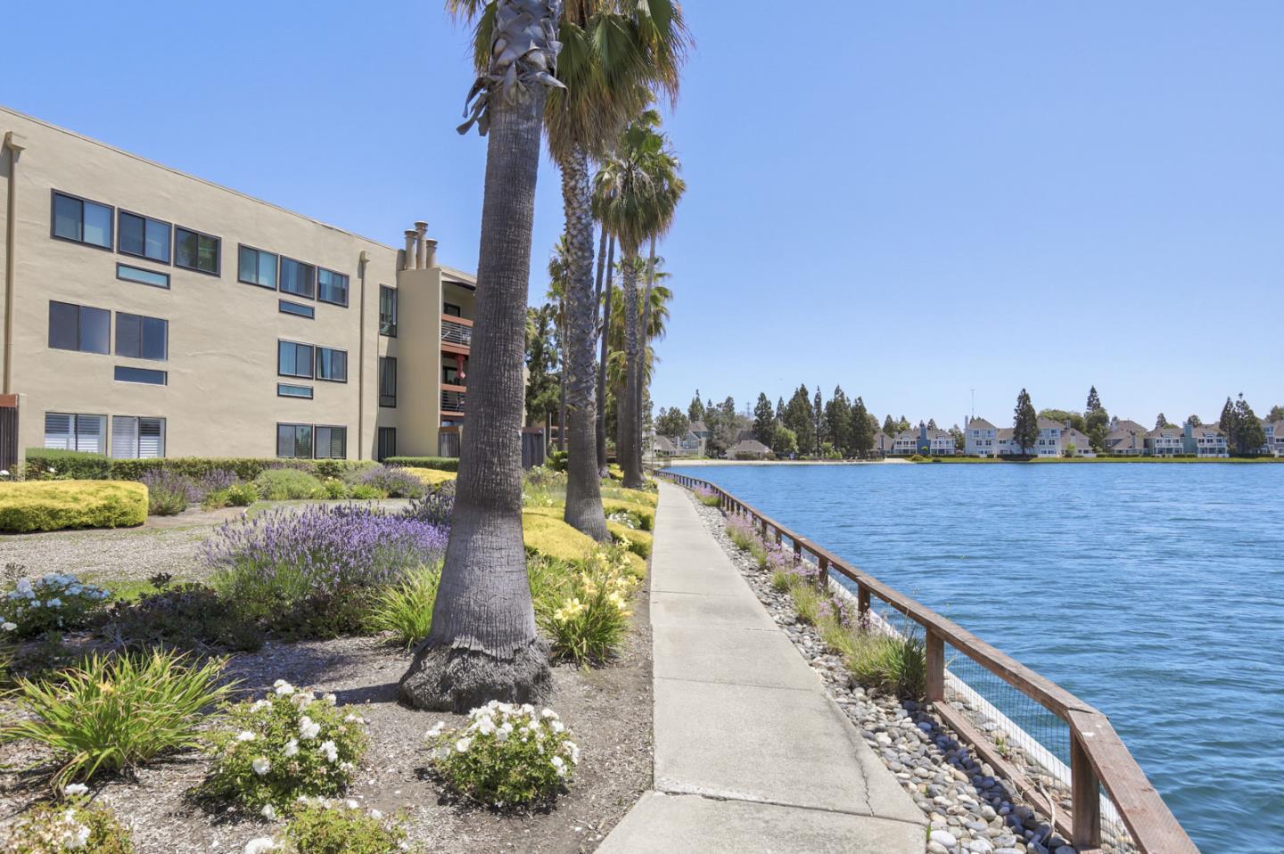 Detail Gallery Image 2 of 29 For 916 Beach Park Blvd #67,  Foster City,  CA 94404 - 3 Beds | 2 Baths