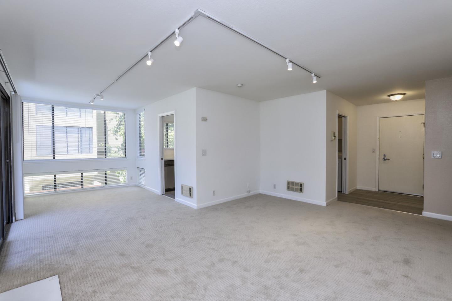 Detail Gallery Image 4 of 29 For 916 Beach Park Blvd #67,  Foster City,  CA 94404 - 3 Beds | 2 Baths