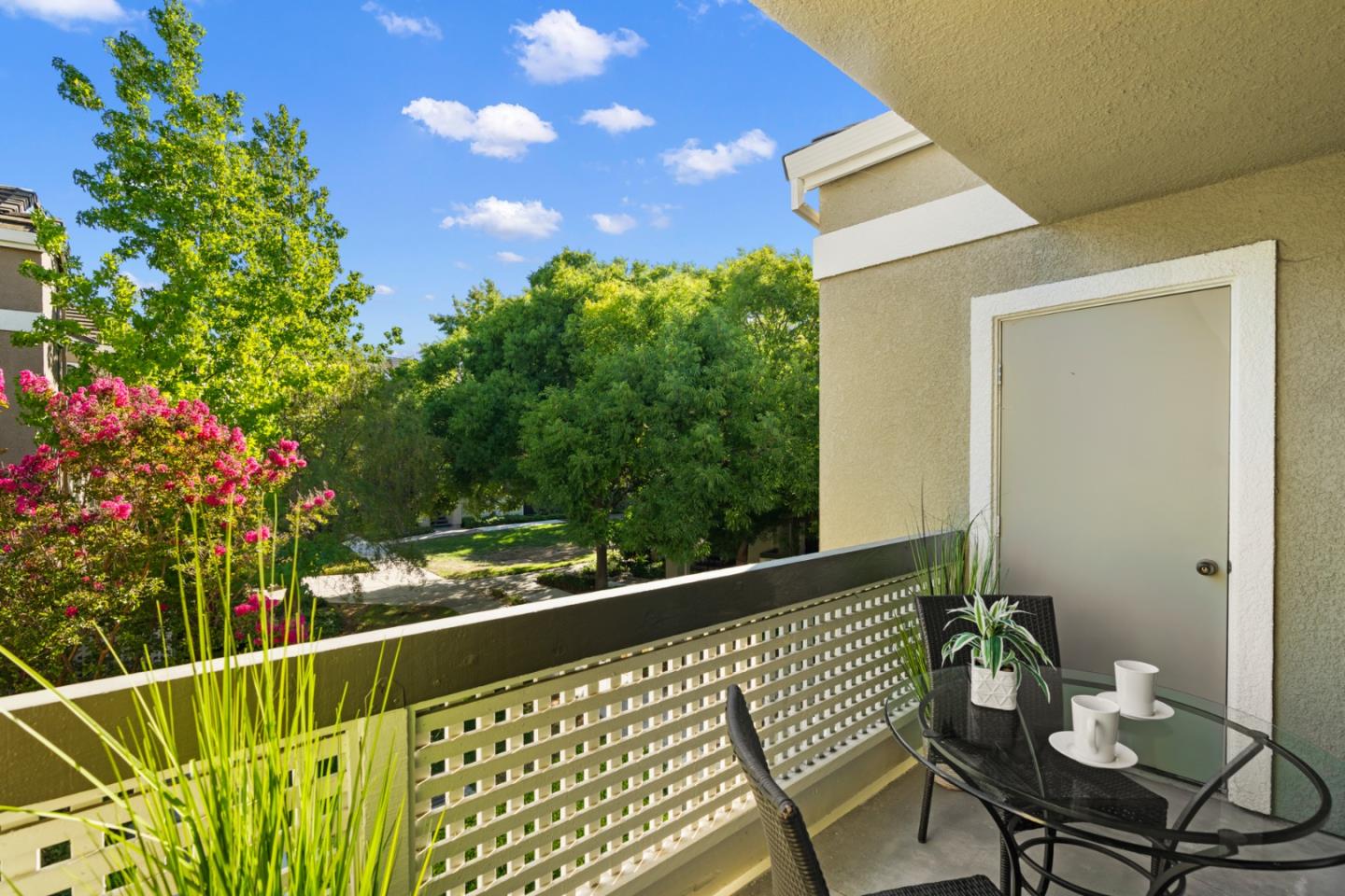 Detail Gallery Image 10 of 13 For 5981 Lake Hennessy Ct, San Jose,  CA 95123 - 2 Beds | 2 Baths