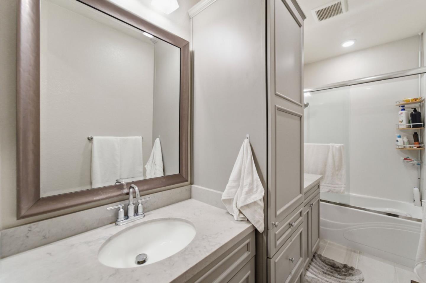 Detail Gallery Image 12 of 31 For 1206 California Cir, Milpitas,  CA 95035 - 2 Beds | 2/1 Baths