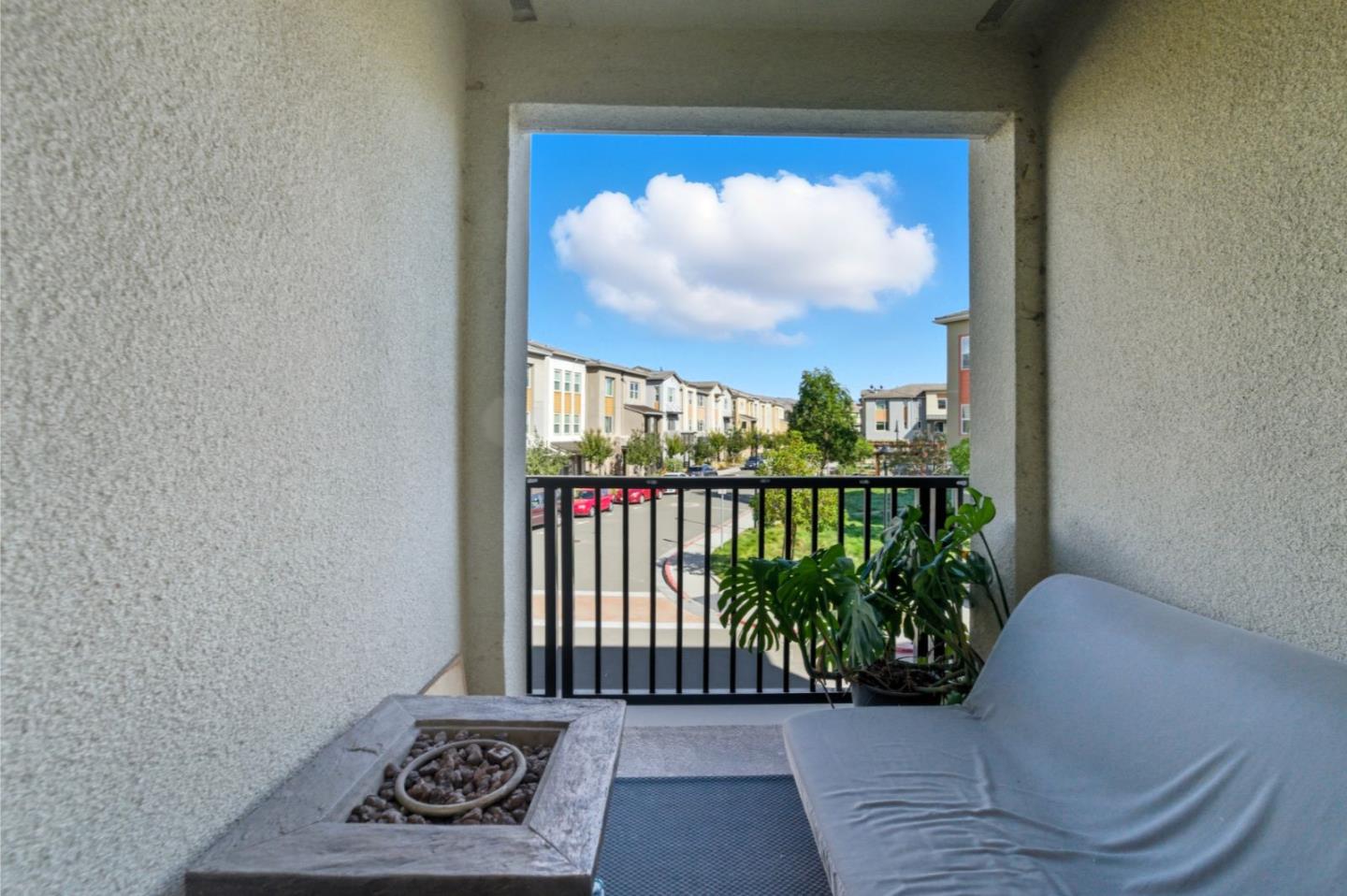Detail Gallery Image 18 of 31 For 1206 California Cir, Milpitas,  CA 95035 - 2 Beds | 2/1 Baths