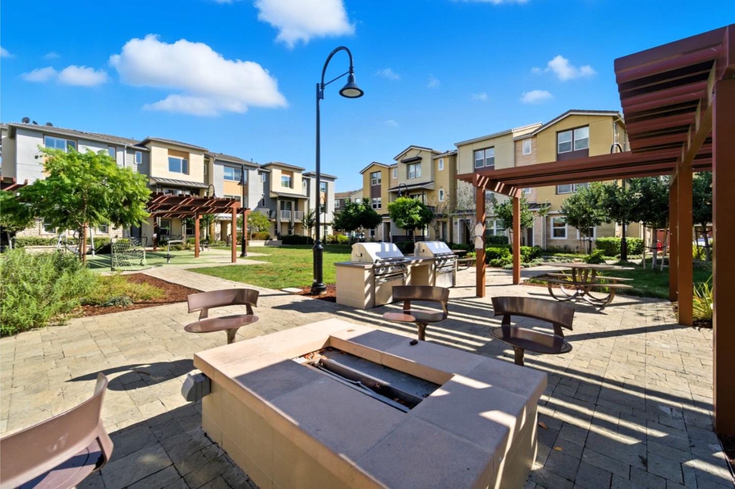 Detail Gallery Image 26 of 31 For 1206 California Cir, Milpitas,  CA 95035 - 2 Beds | 2/1 Baths