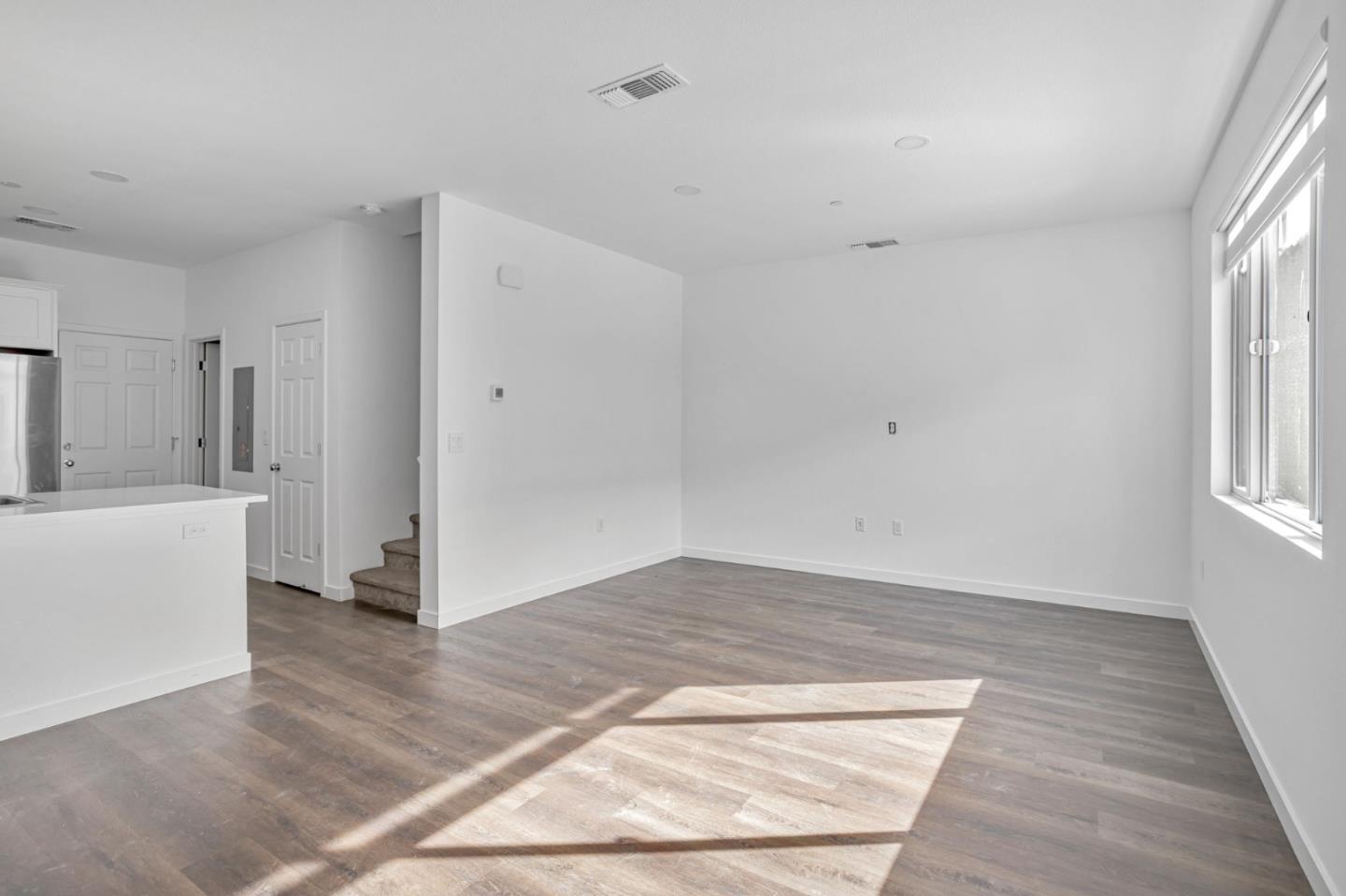 Detail Gallery Image 3 of 14 For 3019 Magical Walk, Sacramento,  CA 95835 - 3 Beds | 2/1 Baths