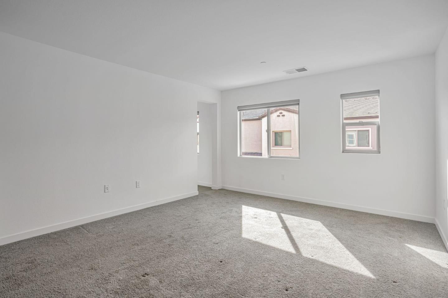 Detail Gallery Image 6 of 14 For 3019 Magical Walk, Sacramento,  CA 95835 - 3 Beds | 2/1 Baths