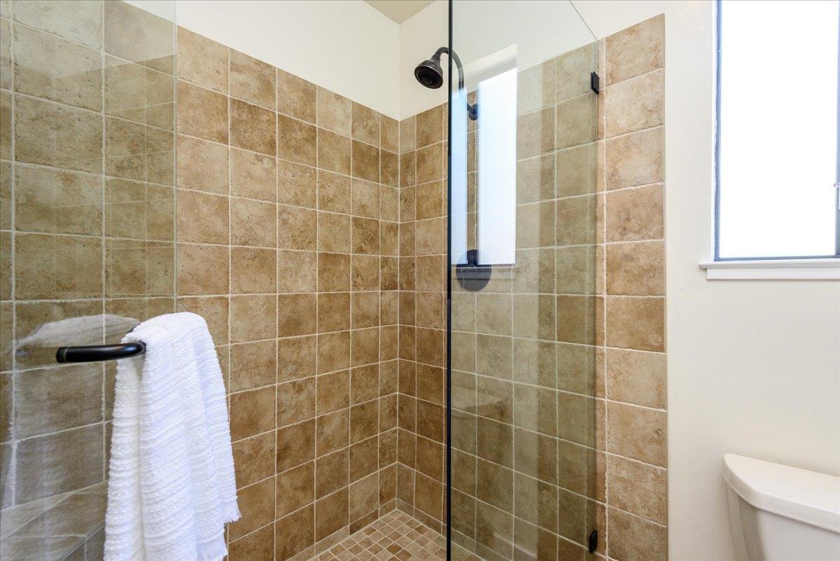 Detail Gallery Image 12 of 26 For 3647 Jefferson Ave, Redwood City,  CA 94062 - 3 Beds | 2 Baths