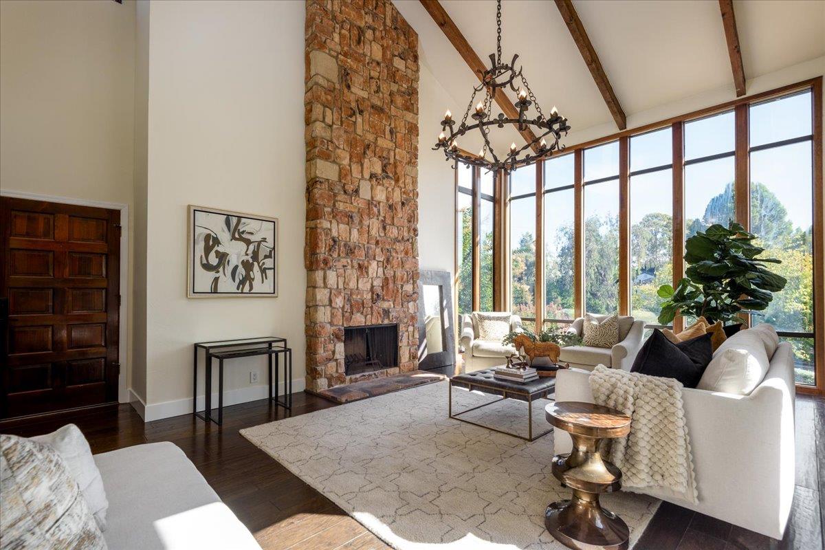 Detail Gallery Image 3 of 26 For 3647 Jefferson Ave, Redwood City,  CA 94062 - 3 Beds | 2 Baths