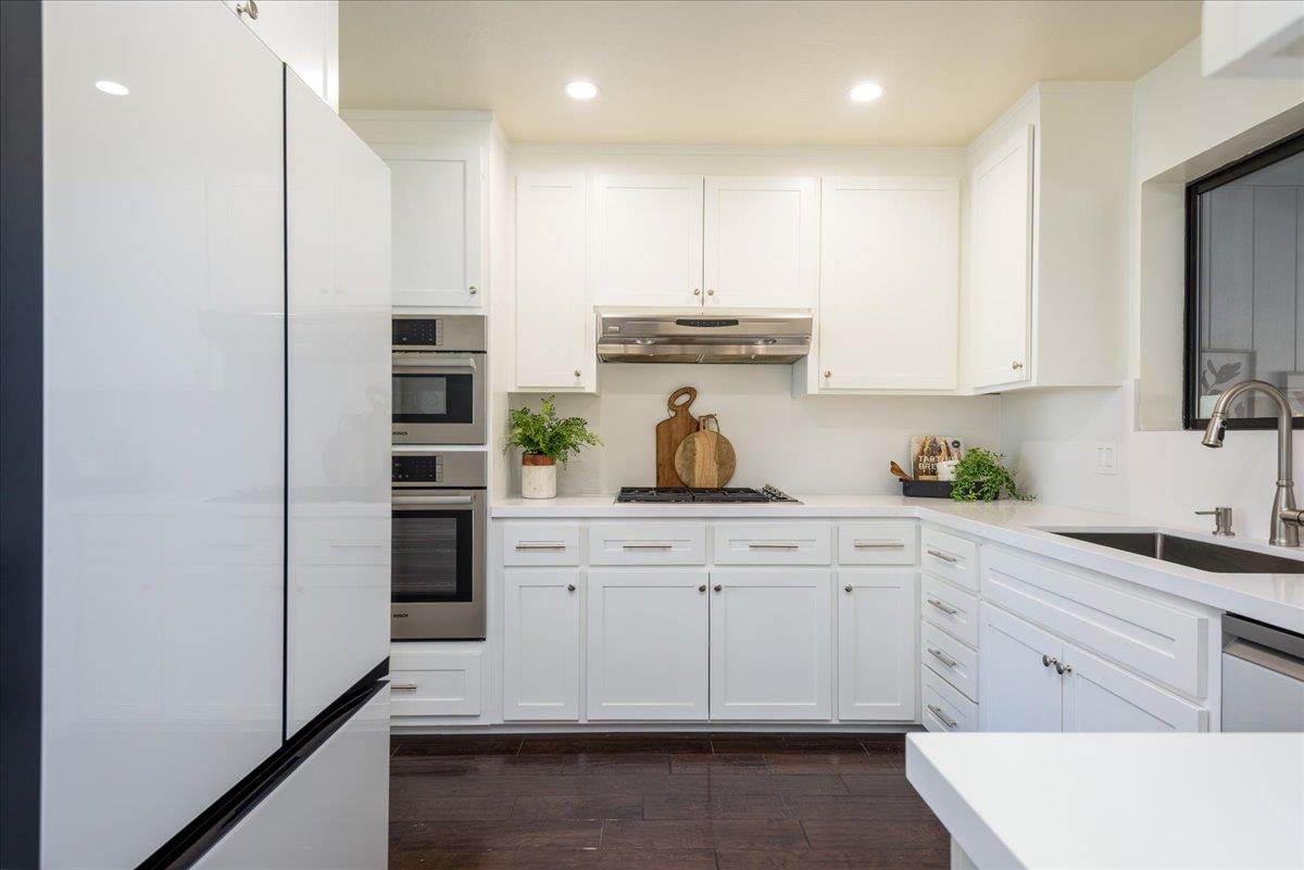 Detail Gallery Image 6 of 26 For 3647 Jefferson Ave, Redwood City,  CA 94062 - 3 Beds | 2 Baths