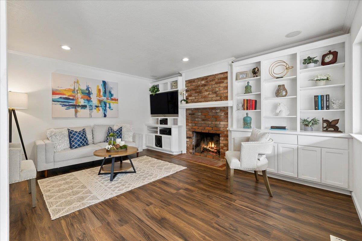 Detail Gallery Image 5 of 26 For 1957 Wilfred Way, San Jose,  CA 95124 - 3 Beds | 2 Baths