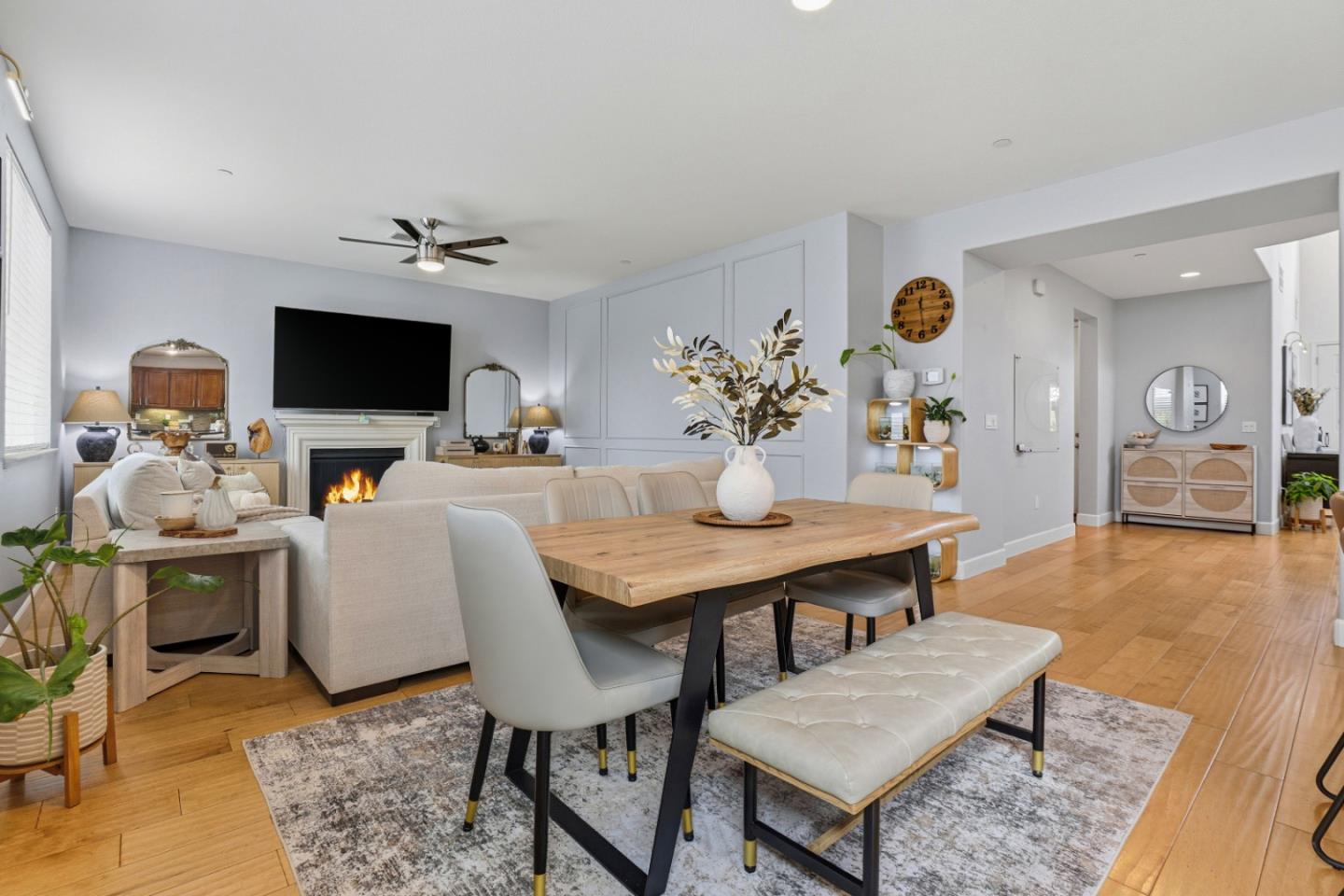 Detail Gallery Image 11 of 43 For 264 Windsong Way, Gilroy,  CA 95020 - 4 Beds | 3 Baths