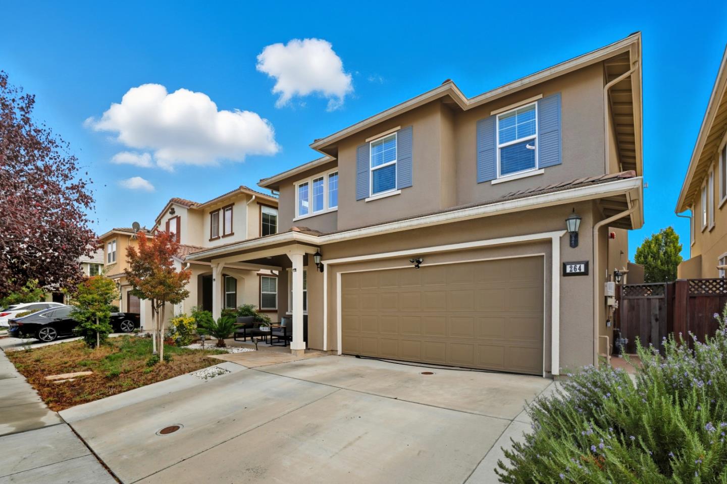 Detail Gallery Image 2 of 43 For 264 Windsong Way, Gilroy,  CA 95020 - 4 Beds | 3 Baths