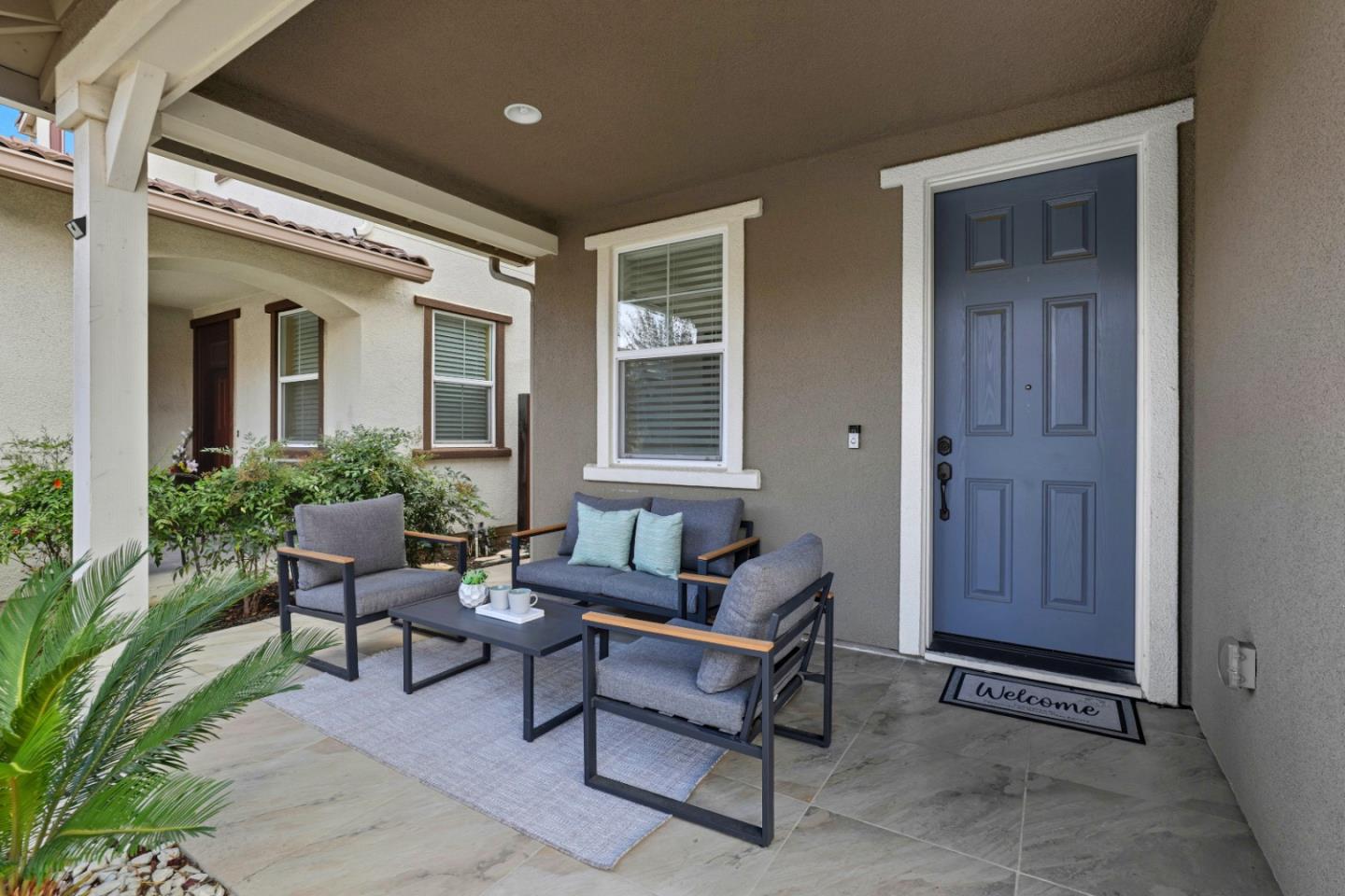 Detail Gallery Image 3 of 43 For 264 Windsong Way, Gilroy,  CA 95020 - 4 Beds | 3 Baths