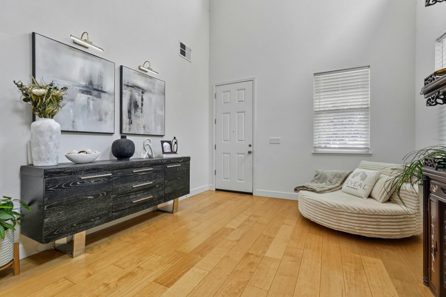 Detail Gallery Image 5 of 43 For 264 Windsong Way, Gilroy,  CA 95020 - 4 Beds | 3 Baths