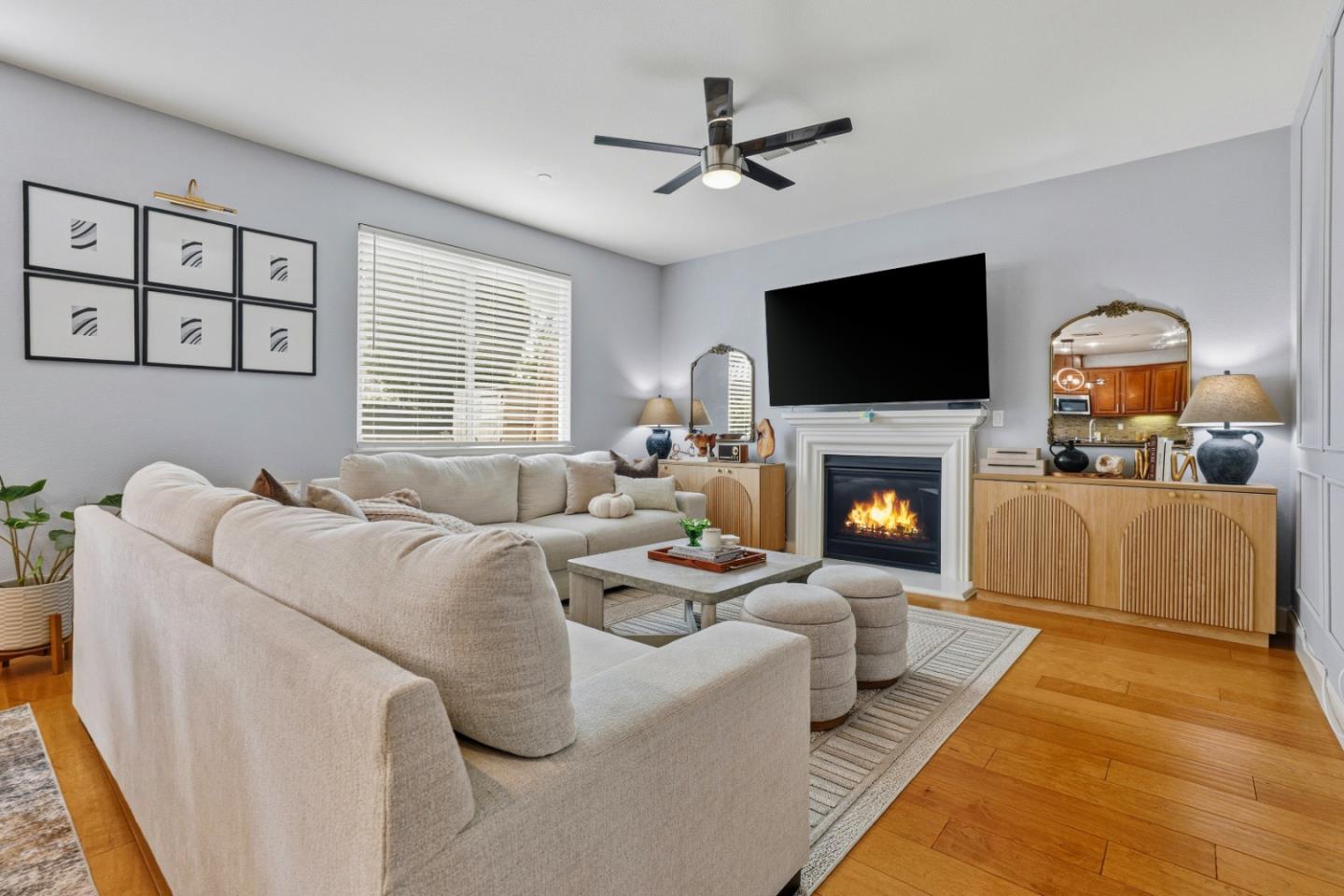 Detail Gallery Image 8 of 43 For 264 Windsong Way, Gilroy,  CA 95020 - 4 Beds | 3 Baths