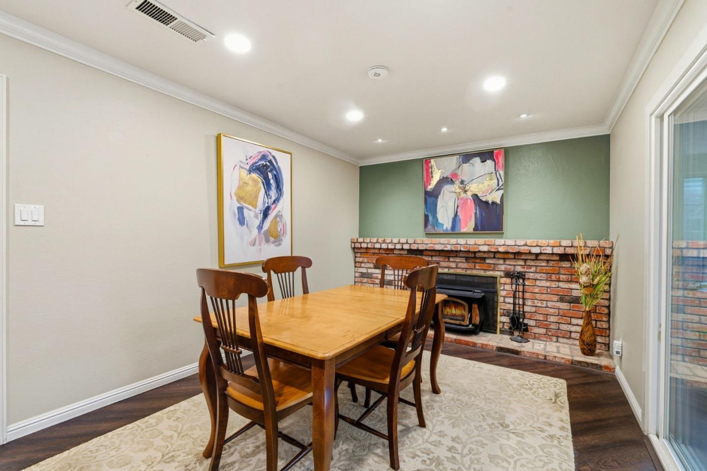 Detail Gallery Image 13 of 38 For 221 Seabiscuit Dr, San Jose,  CA 95111 - 3 Beds | 2 Baths