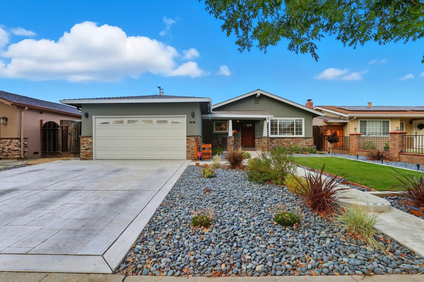 Detail Gallery Image 3 of 38 For 221 Seabiscuit Dr, San Jose,  CA 95111 - 3 Beds | 2 Baths